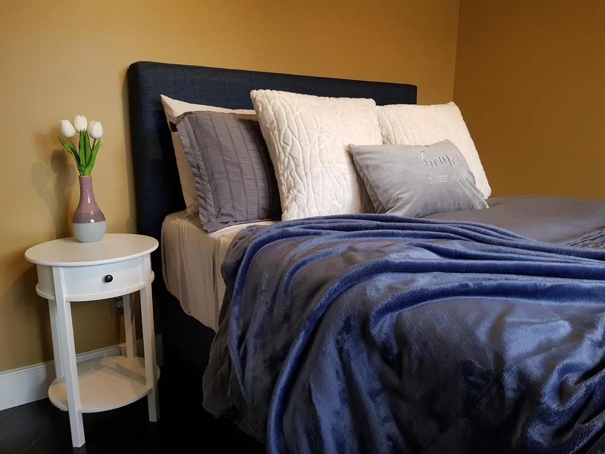 Гостевой дом Tuscan Ridge Guesthouse Calgary West