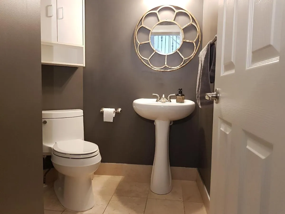 Tuscan Ridge Guesthouse Calgary West 0*,  Canada